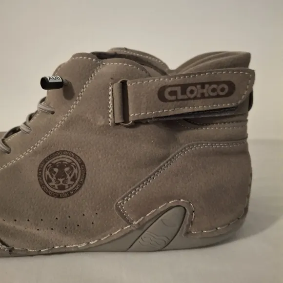 CLOHOO Gray Men's Athletic Shoes with Bungi Closure and Durable Rubber Sole