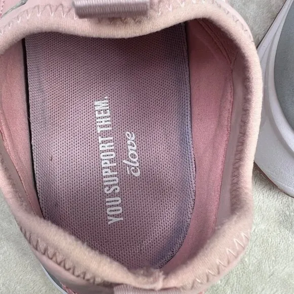 Clove Classic Sneakers Pink 8.5 Women 7 Men Healthcare Worker Shoes