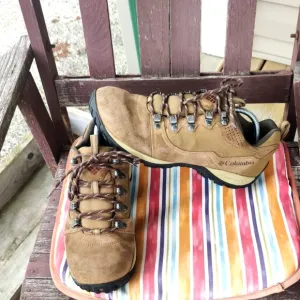 Columbia PeakFreak Venture Low Brown Suede Waterproof Hiking Shoes Size 10.5