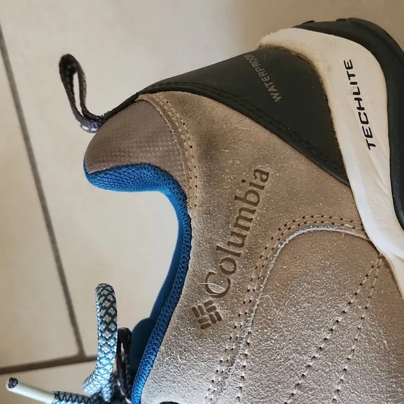 COLUMBIA Waterproof Techlite Gray and Teal Hiking Shoes. SIZE US 10