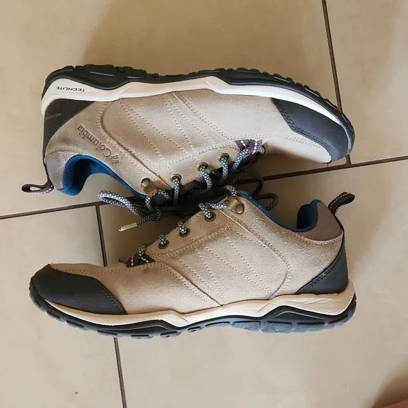 COLUMBIA Waterproof Techlite Gray and Teal Hiking Shoes. SIZE US 10