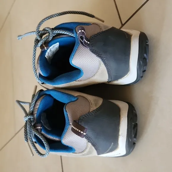 COLUMBIA Waterproof Techlite Gray and Teal Hiking Shoes. SIZE US 10