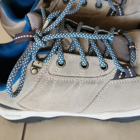 COLUMBIA Waterproof Techlite Gray and Teal Hiking Shoes. SIZE US 10