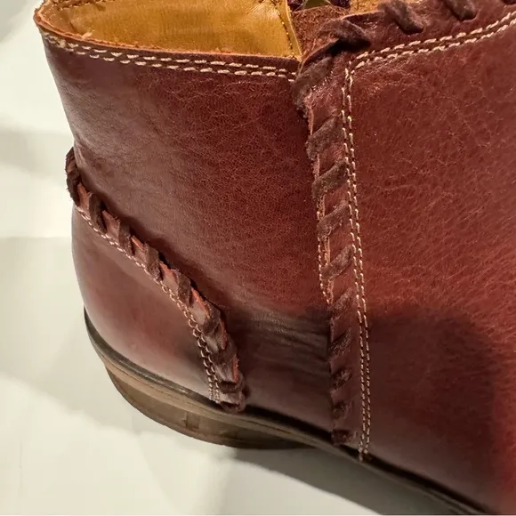 Comfortiva Align Waterproof Leather Ankle Boot Size 8M