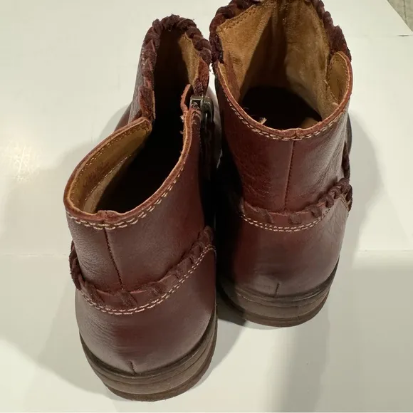 Comfortiva Align Waterproof Leather Ankle Boot Size 8M