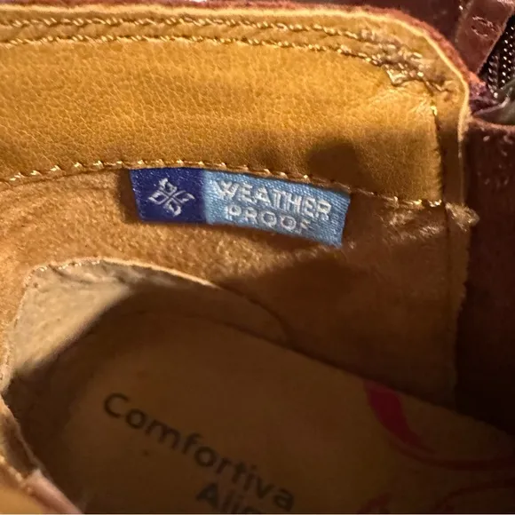 Comfortiva Align Waterproof Leather Ankle Boot Size 8M