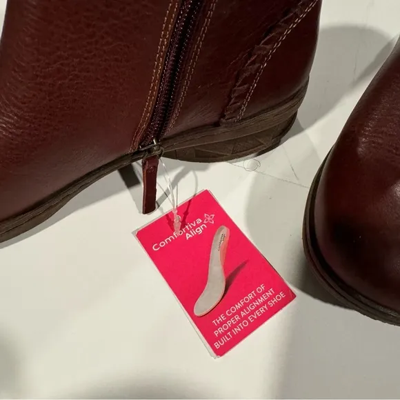 Comfortiva Align Waterproof Leather Ankle Boot Size 8M