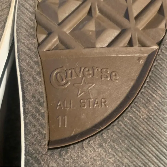 Converse All Star Low Top Shoes Men’s 11, Women’s 13