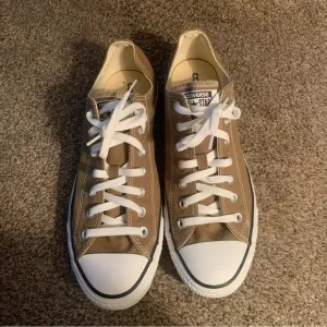 Converse All Star Low Top Shoes Men’s 11, Women’s 13