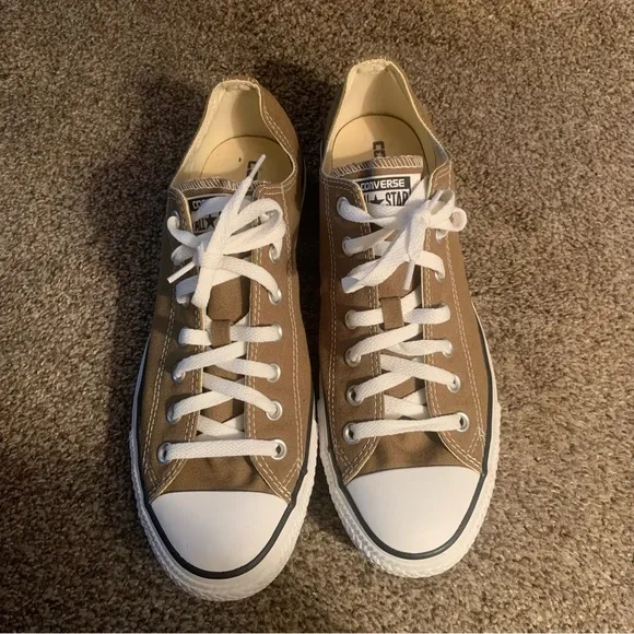 Converse All Star Low Top Shoes Men’s 11, Women’s 13