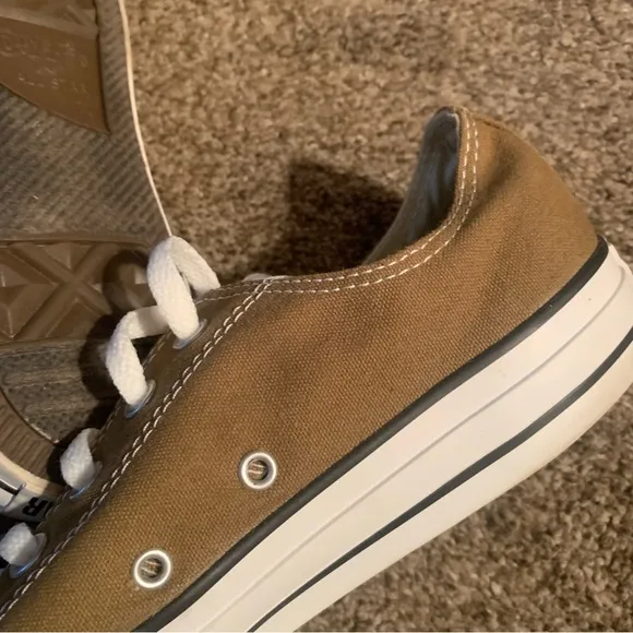 Converse All Star Low Top Shoes Men’s 11, Women’s 13