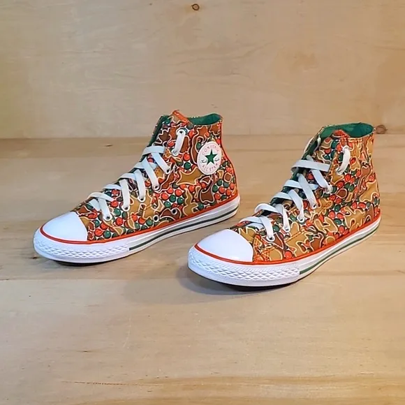 Converse Chuck Taylor All Star Christmas Red Green Canvas Athletic Shoes