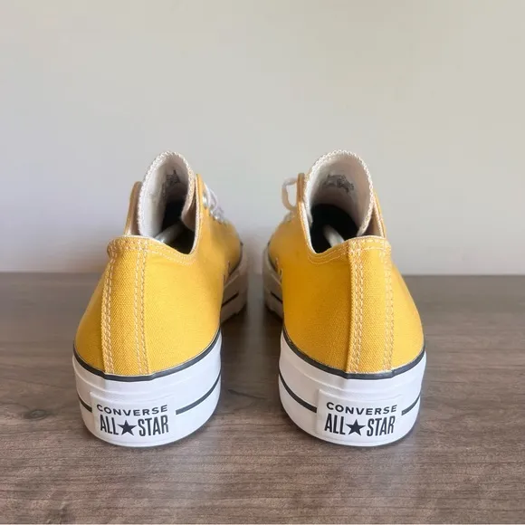 CONVERSE Chuck Taylor All Star Lift Platform Women’s Low Top Shoes Size 10