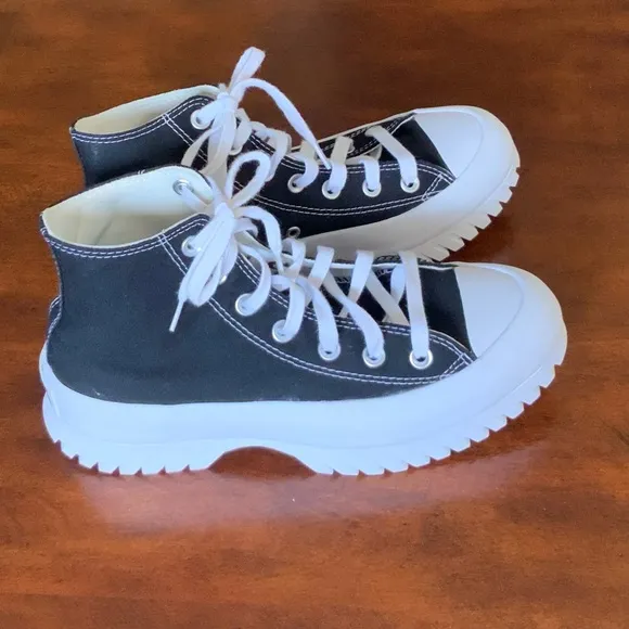 Converse Chuck Taylor All Star Lugged 2.0  High Top Shoes