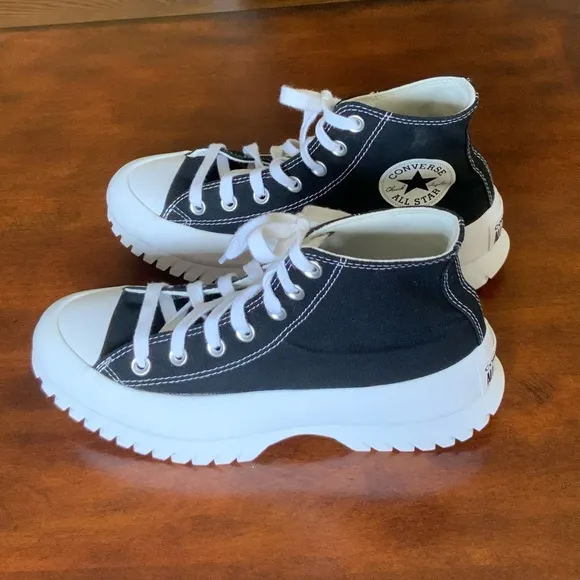 Converse Chuck Taylor All Star Lugged 2.0  High Top Shoes