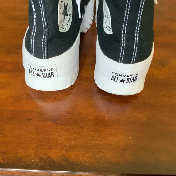 Converse Chuck Taylor All Star Lugged 2.0  High Top Shoes