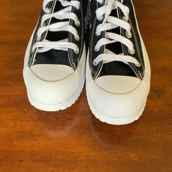 Converse Chuck Taylor All Star Lugged 2.0  High Top Shoes