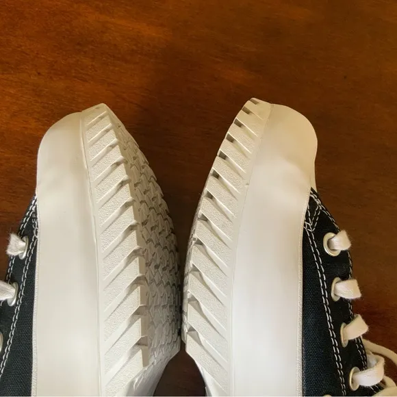 Converse Chuck Taylor All Star Lugged 2.0  High Top Shoes