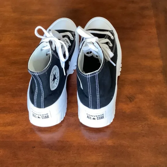 Converse Chuck Taylor All Star Lugged 2.0  High Top Shoes