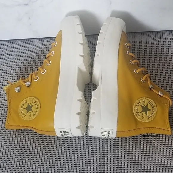 CONVERSE CHUCK TAYLOR ALL STAR LUGGED Women's Yellow High-Top Sneakers Shoes 7.5