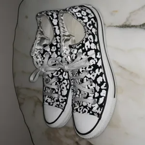Converse HTF Chuck Taylor All Star Low-Top Casual Sneakers-Polka Dot Floral