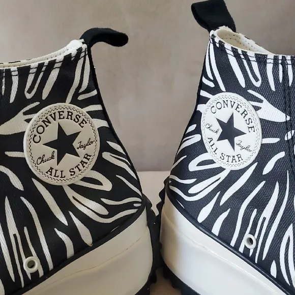 Converse men's Black and White High-Top Sneakers Size 8