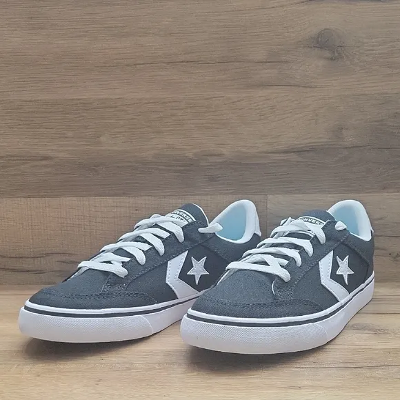 Converse shoes Brand new in the box no lid authentic uper textile size women's 7