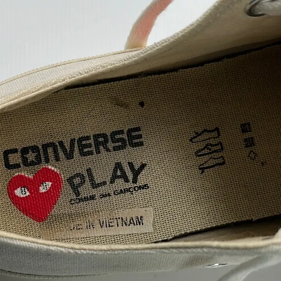 Converse Sz 10 Authentic Comme des Garcons PLAY Cream and Red Heart Sneakers
