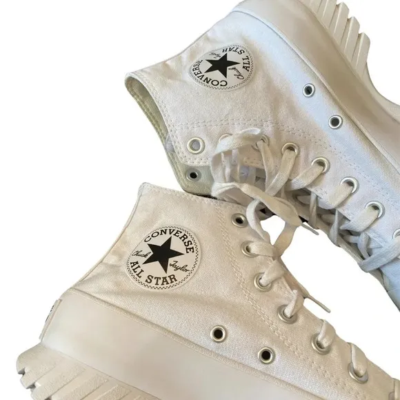 Converse White Chuck Taylor All Star Lugged 2.0 Platform Unisex