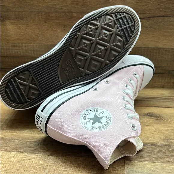 Converse Women's light Pink High-Top Sneakers