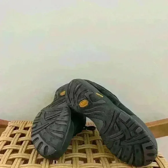Dansko Paisley Vibram soled black and purple clogs2athletic shoes/Waterproof, 36