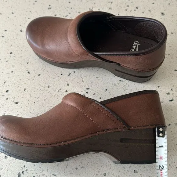 Dansko Professional Brown Leather Clogs Slip On Shoes Women's Size 36 EUC