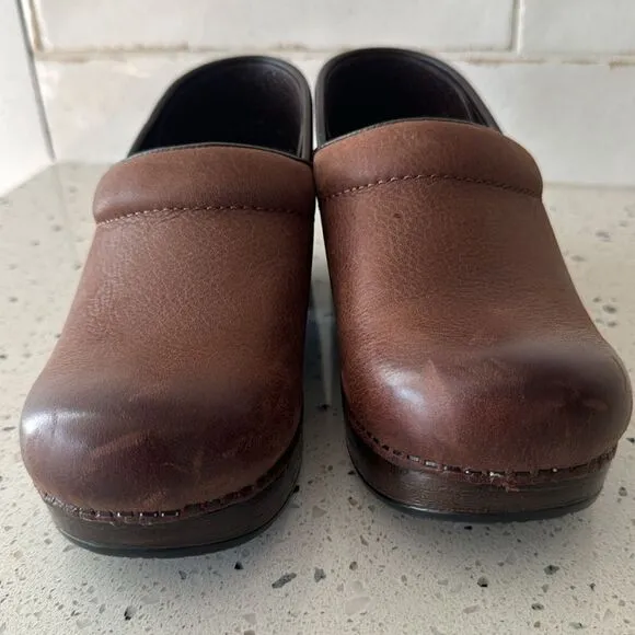 Dansko Professional Brown Leather Clogs Slip On Shoes Women's Size 36 EUC
