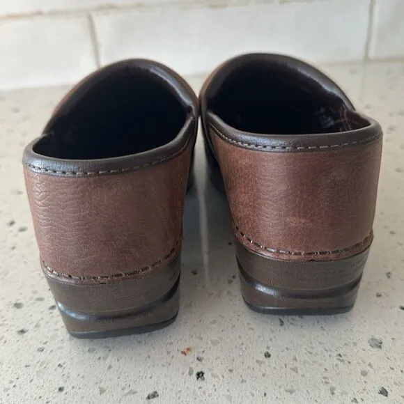 Dansko Professional Brown Leather Clogs Slip On Shoes Women's Size 36 EUC