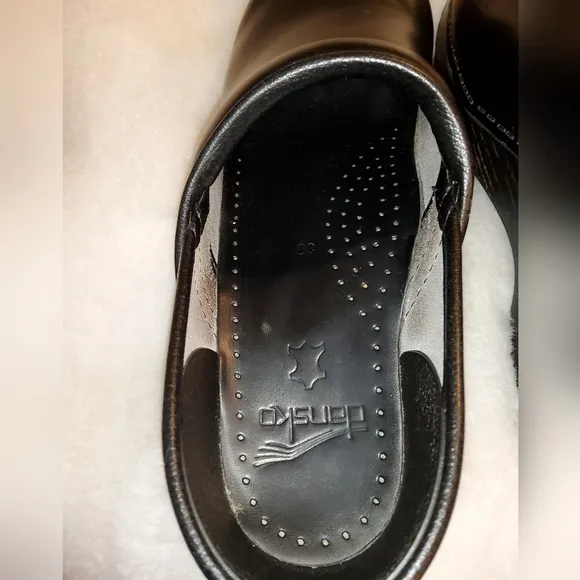 Dansko Professional Clog Shoe Black Leather Sz 39 Wide US 8.5-9 style 099020202