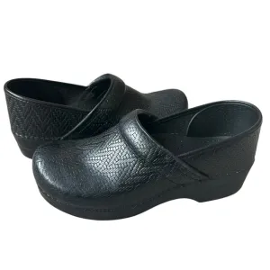 Dansko Womens 40 size 10-10.5 Herringbone Clogs Embossed Black Leather 806100202