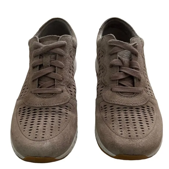 Dansko Women’s Charlie sneaker shoes Tan suede Size 39