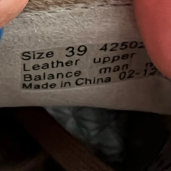 Dansko Women’s Charlie sneaker shoes Tan suede Size 39