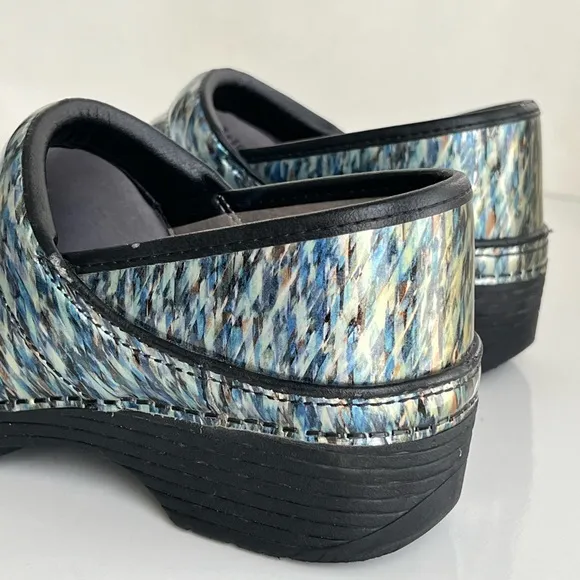 Dansko Women's Size US 8.5 - 9 EU 39 LT Pro Blue Waves Clogs Professional Shoes