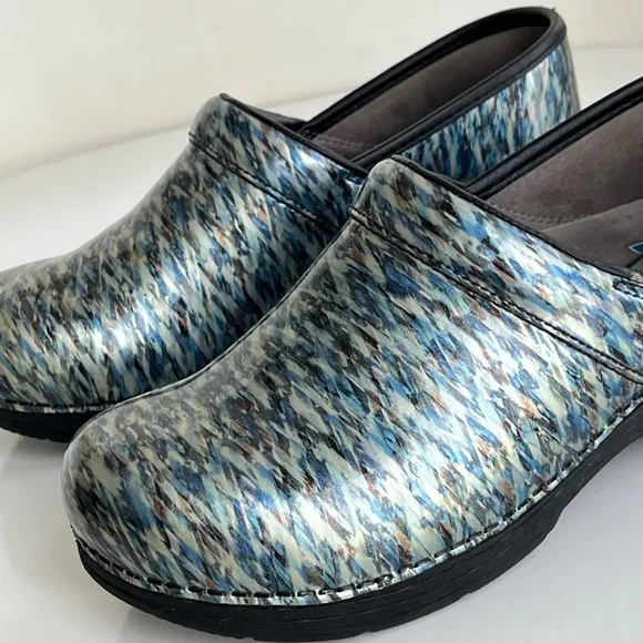 Dansko Women's Size US 8.5 - 9 EU 39 LT Pro Blue Waves Clogs Professional Shoes