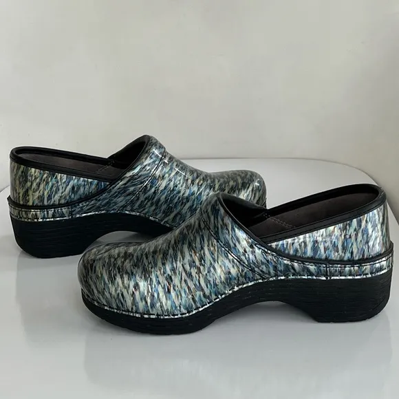 Dansko Women's Size US 8.5 - 9 EU 39 LT Pro Blue Waves Clogs Professional Shoes