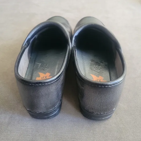 Dansko Women's XP Clog - Black Waterproof Sz 39 / US 9