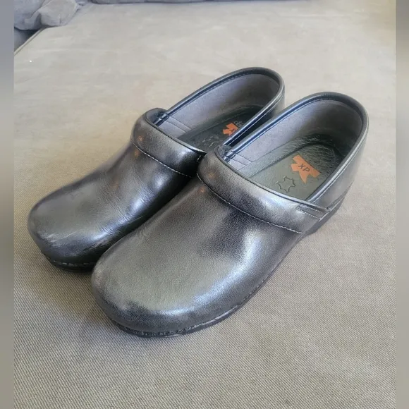 Dansko Women's XP Clog - Black Waterproof Sz 39 / US 9