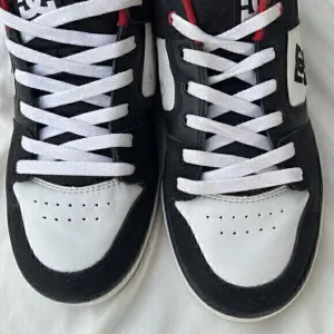 DC Shoes Men's Pure Skateboard  Shoes White/Red/White 300660 SIZE 11