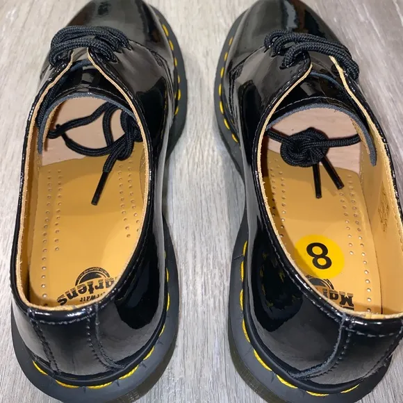 Doc Dr. Martens Woman’s Black Patent Leather Oxford shoes size 8 NWOB