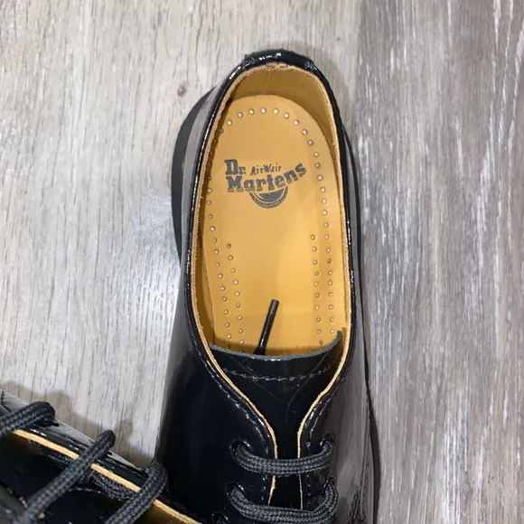 Doc Dr. Martens Woman’s Black Patent Leather Oxford shoes size 8 NWOB