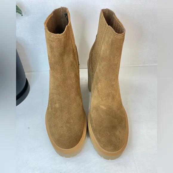 Dolce‎ Vita Caster H2O Booties Suede, Size 9