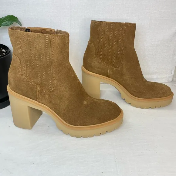 Dolce‎ Vita Caster H2O Booties Suede, Size 9