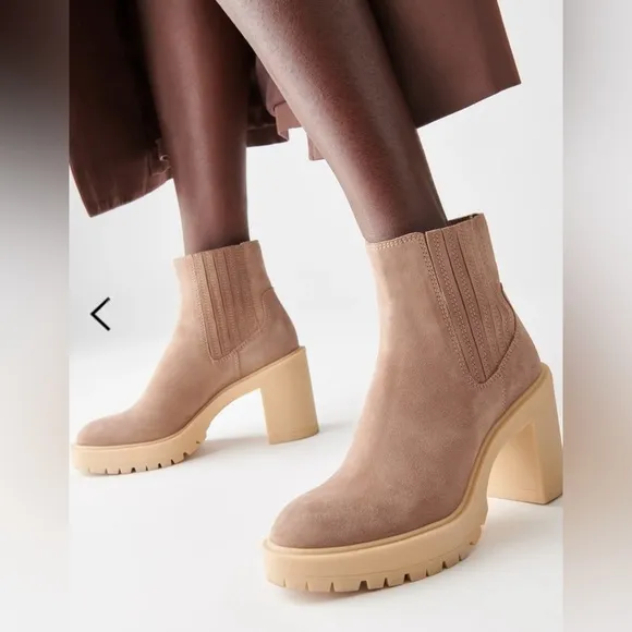 Dolce‎ Vita Caster H2O Booties Suede, Size 9