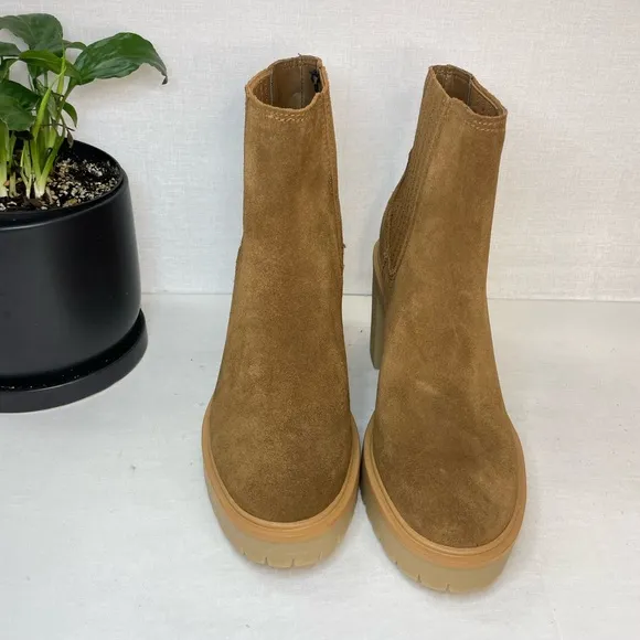 Dolce‎ Vita Caster H2O Booties Suede, Size 9